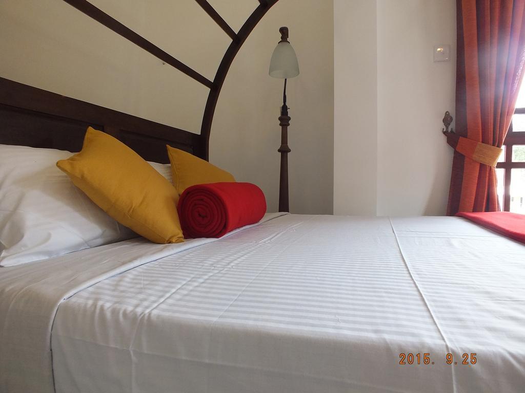 White House Ella Hotel Cameră foto